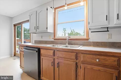 Kitchen - 13733 Barnhart Rd, Clear Spring, MD 21722 photo 4 of 4