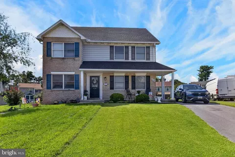 1048 Hampton Cir, Hagerstown, MD 21742