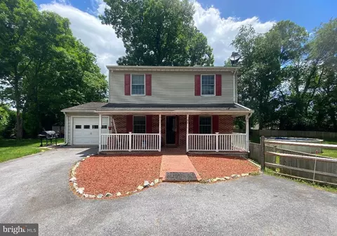 1931 Maplewood Dr, Hagerstown, MD 21740