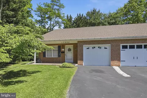 17904 Sand Wedge Dr, Hagerstown, MD 21740