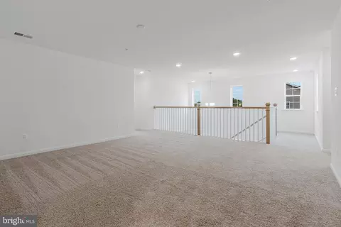 Living - 41 Everett Dr, Boonsboro, MD 21713 photo 4 of 5