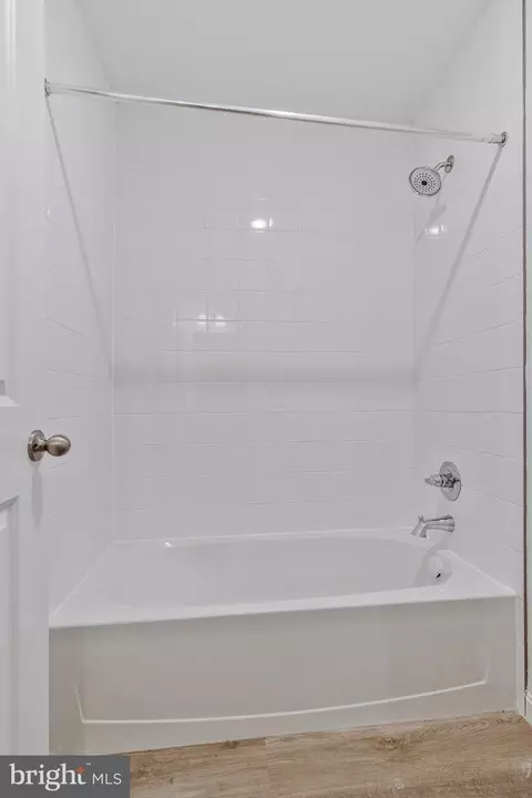 Bath - 41 Everett Dr, Boonsboro, MD 21713 photo 4 of 8