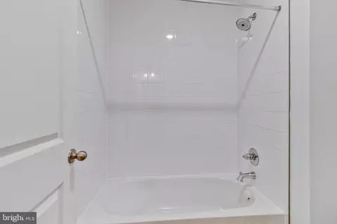 Bath - 41 Everett Dr, Boonsboro, MD 21713 photo 3 of 8