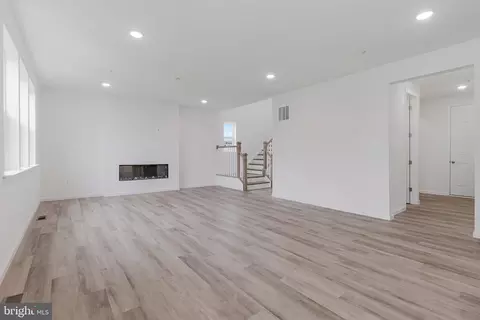 Living - 41 Everett Dr, Boonsboro, MD 21713 photo 2 of 5