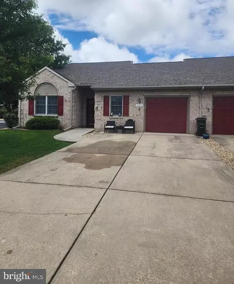 240 Sunbrook Ln #137, Hagerstown, MD 21742