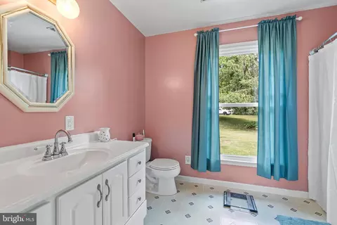 Bath - 14433 Hicksville Rd, Clear Spring, MD 21722 photo 3 of 3