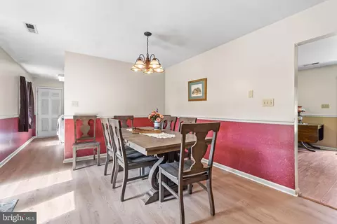 Dining - 14433 Hicksville Rd, Clear Spring, MD 21722 photo 2 of 3