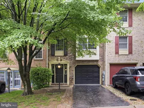 1002 Lindsay Ln, Hagerstown, MD 21742