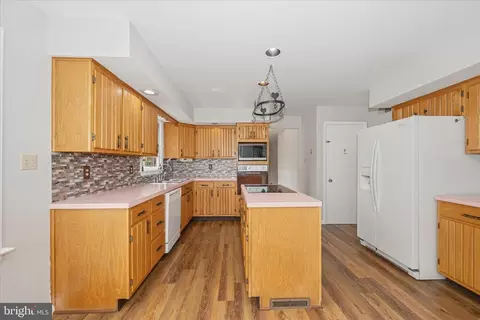 Kitchen - 7 Della Ln, Boonsboro, MD 21713 photo 3 of 5