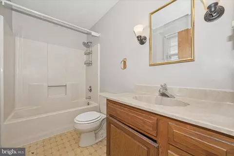 Bath - 7 Della Ln, Boonsboro, MD 21713 photo 1 of 3