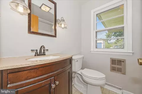 Bath - 7 Della Ln, Boonsboro, MD 21713 photo 2 of 3