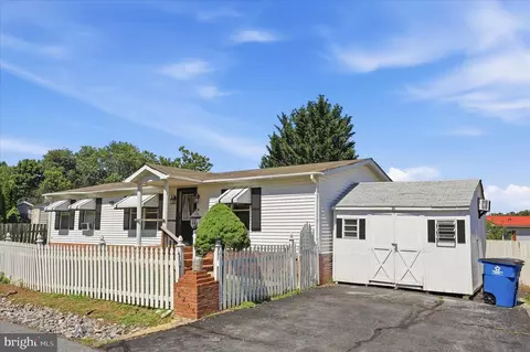16256 Mcgregor Dr, Hagerstown, MD 21740