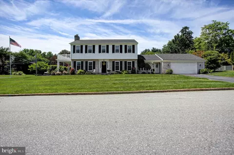 19525 Meadowbrook Rd, Hagerstown, MD 21742