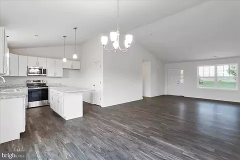 Entry Way - 12706 Spickler Rd, Clear Spring, MD 21722 photo 3 of 4
