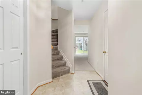Entry Way - 120 Sentry Rdg, Smithsburg, MD 21783 photo 2 of 3