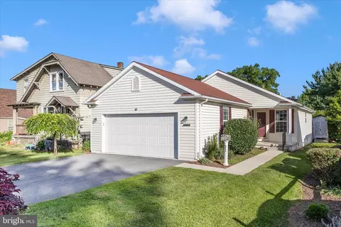 17817 Sherman Ave, Hagerstown, MD 21740