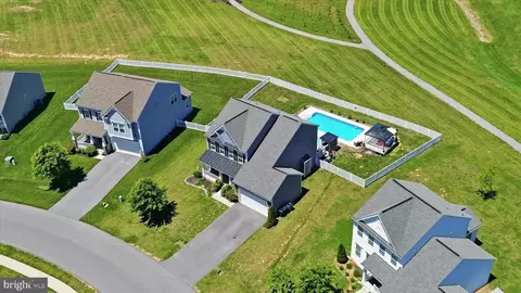 9354 Drumman Dr, Hagerstown, MD 21740