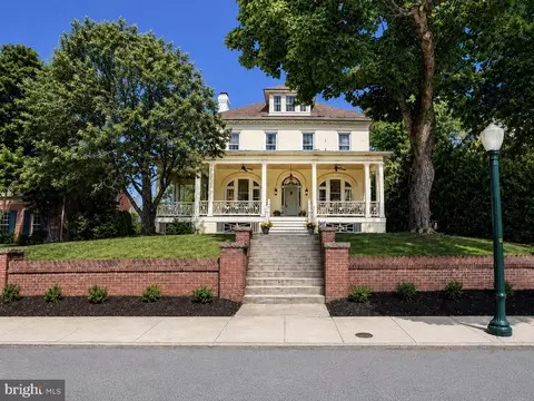 1009 Oak Hill Ave, Hagerstown, MD 21742