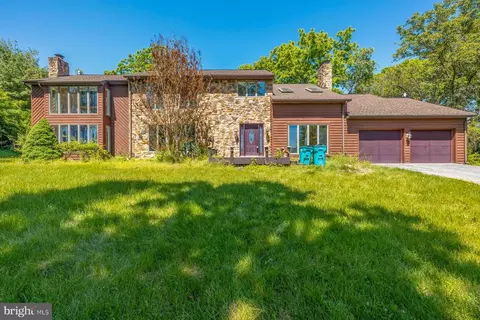 20001 Cherry Hill Cir, Hagerstown, MD 21742
