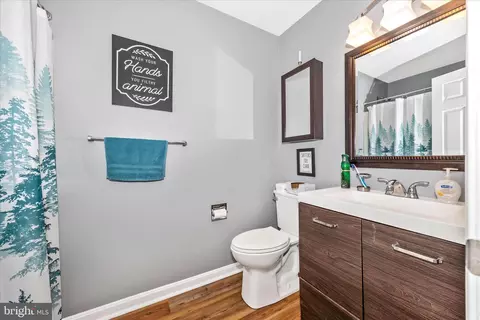 Bath - 109 Rebeccas Ct, Smithsburg, MD 21783 photo 2 of 2