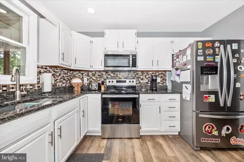 Kitchen - 109 Rebeccas Ct, Smithsburg, MD 21783 photo 4 of 4