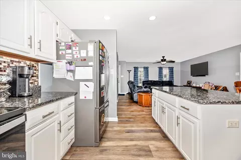 Kitchen - 109 Rebeccas Ct, Smithsburg, MD 21783 photo 3 of 4