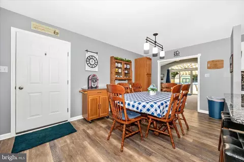Entry Way - 109 Rebeccas Ct, Smithsburg, MD 21783 photo 2 of 3