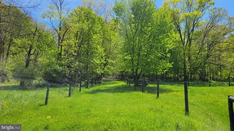 11437 Pleasant Valley Rd, Smithsburg, MD 21783