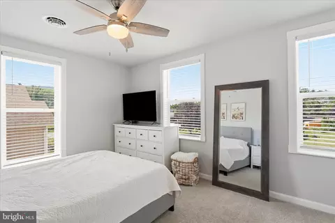Bedroom - 35 N Maple Ave, Smithsburg, MD 21783 photo 3 of 8
