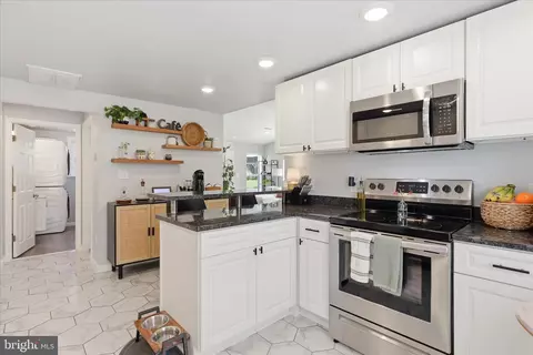 Kitchen - 35 N Maple Ave, Smithsburg, MD 21783 photo 3 of 4