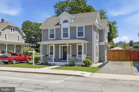 Exterior - 35 N Maple Ave, Smithsburg, MD 21783 photo 3 of 10