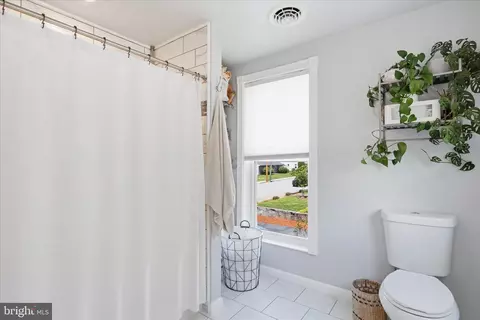 Bath - 35 N Maple Ave, Smithsburg, MD 21783 photo 3 of 3