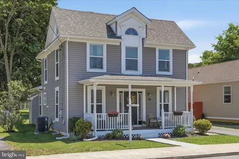 Exterior - 35 N Maple Ave, Smithsburg, MD 21783 photo 4 of 10