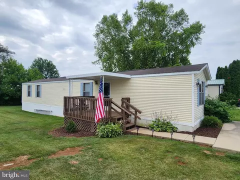 14121 Zinnia Ln, Hagerstown, MD 21742