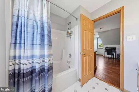 Bath - 11841 Ashton Rd, Clear Spring, MD 21722 photo 3 of 5