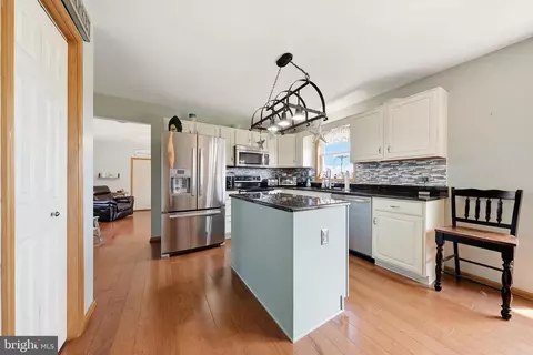 Kitchen - 11841 Ashton Rd, Clear Spring, MD 21722 photo 2 of 4