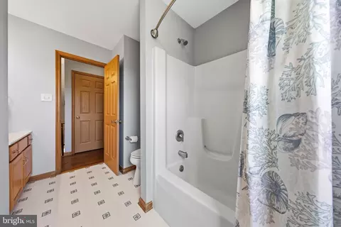 Bath - 11841 Ashton Rd, Clear Spring, MD 21722 photo 5 of 5