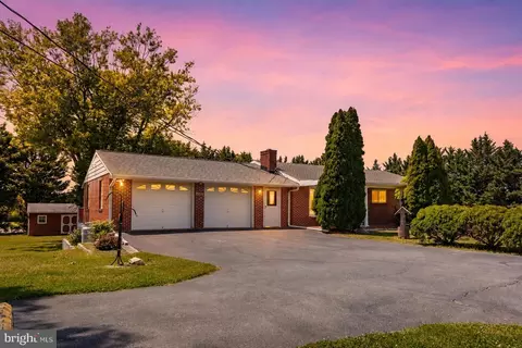 8418 Mapleville Rd, Boonsboro, MD 21713