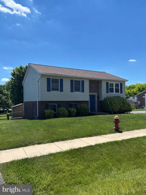 Exterior - 73 Amanda Dr, Smithsburg, MD 21783 photo 3 of 4