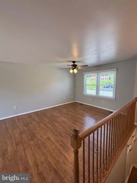 Living - 73 Amanda Dr, Smithsburg, MD 21783 photo 1 of 5