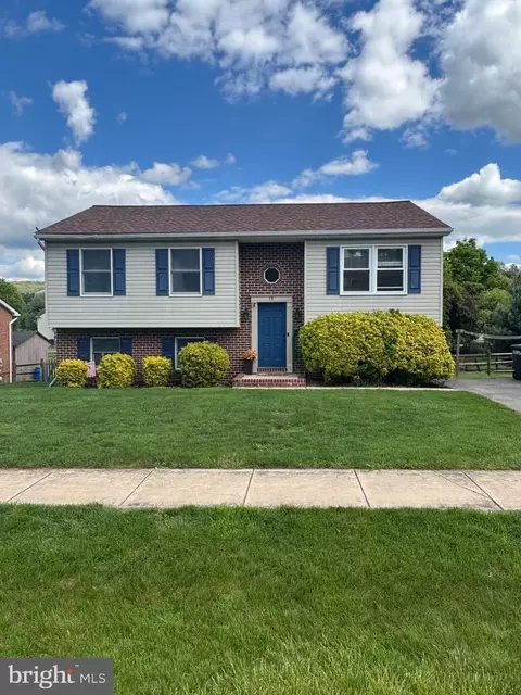 73 Amanda Dr, Smithsburg, MD 21783