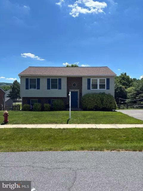 Exterior - 73 Amanda Dr, Smithsburg, MD 21783 photo 2 of 4