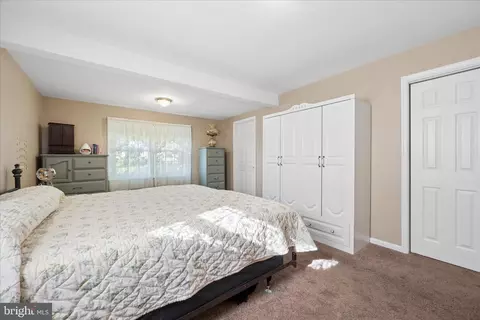 Bedroom - 17223 Cloverleaf Rd, Hagerstown, MD 21740 photo 2 of 7