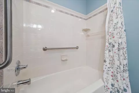 Bath - 17223 Cloverleaf Rd, Hagerstown, MD 21740 photo 5 of 5