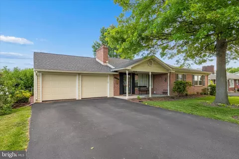 Exterior - 17223 Cloverleaf Rd, Hagerstown, MD 21740 photo 18 of 19