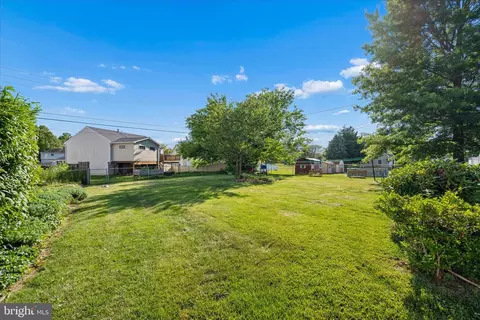 Exterior - 17223 Cloverleaf Rd, Hagerstown, MD 21740 photo 7 of 19