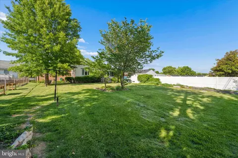 Exterior - 17223 Cloverleaf Rd, Hagerstown, MD 21740 photo 12 of 19