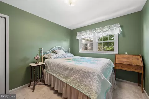Bedroom - 17223 Cloverleaf Rd, Hagerstown, MD 21740 photo 5 of 7