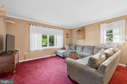 Living - 17223 Cloverleaf Rd, Hagerstown, MD 21740 photo 3 of 3