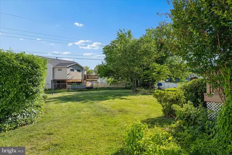 Exterior - 17223 Cloverleaf Rd, Hagerstown, MD 21740 photo 6 of 19
